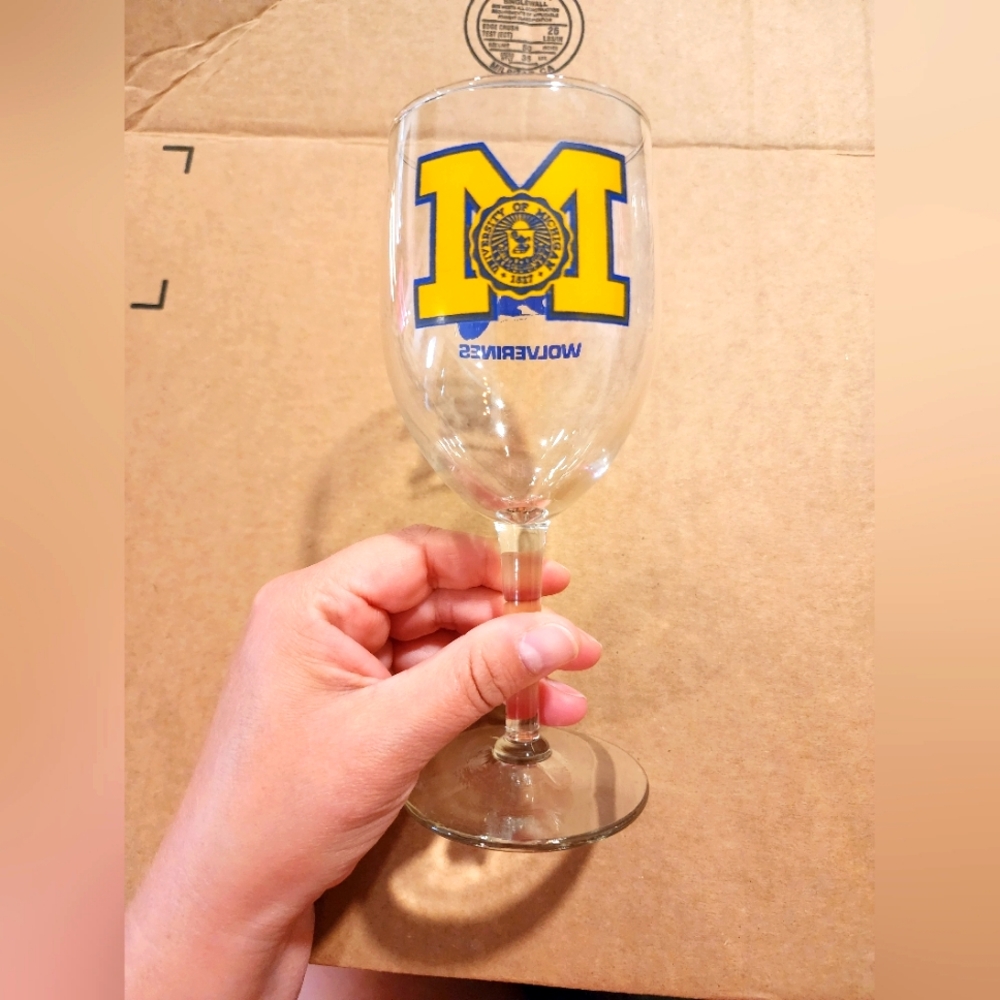 Michigan Wolverines Stemmed Wine Glass